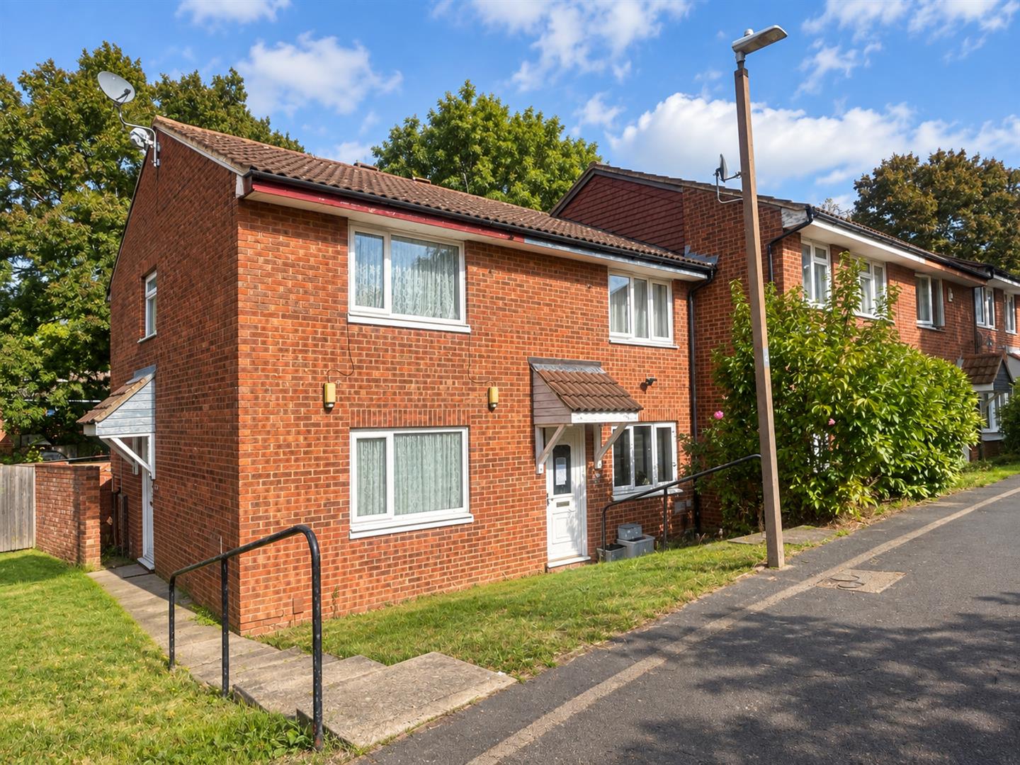 2 bed property in Hilliard Drive, Milton Keynes